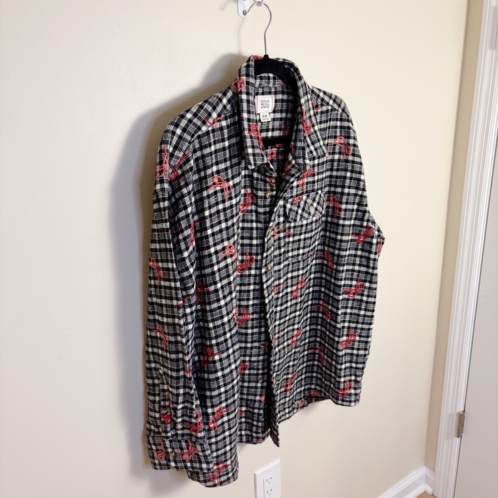 BDG Flannel Shirt Size M Black White Bow Embroidered Plaid Oversized Button Down - Picture 10 of 13